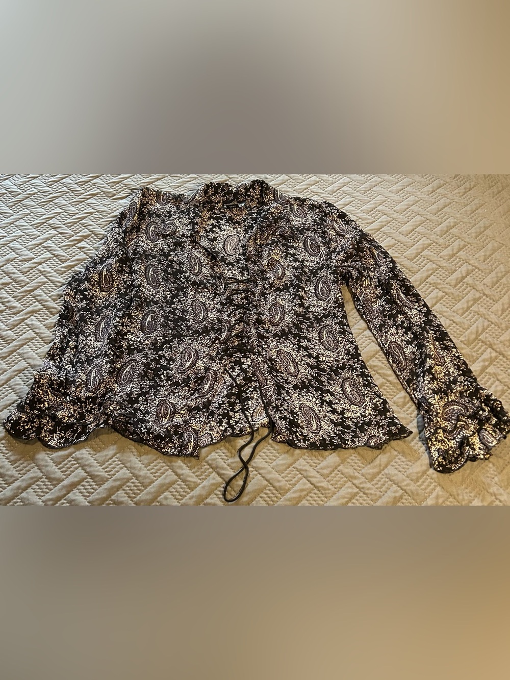 Angie Black & White Paisley Ruffle Tie-Front Blouse Size L